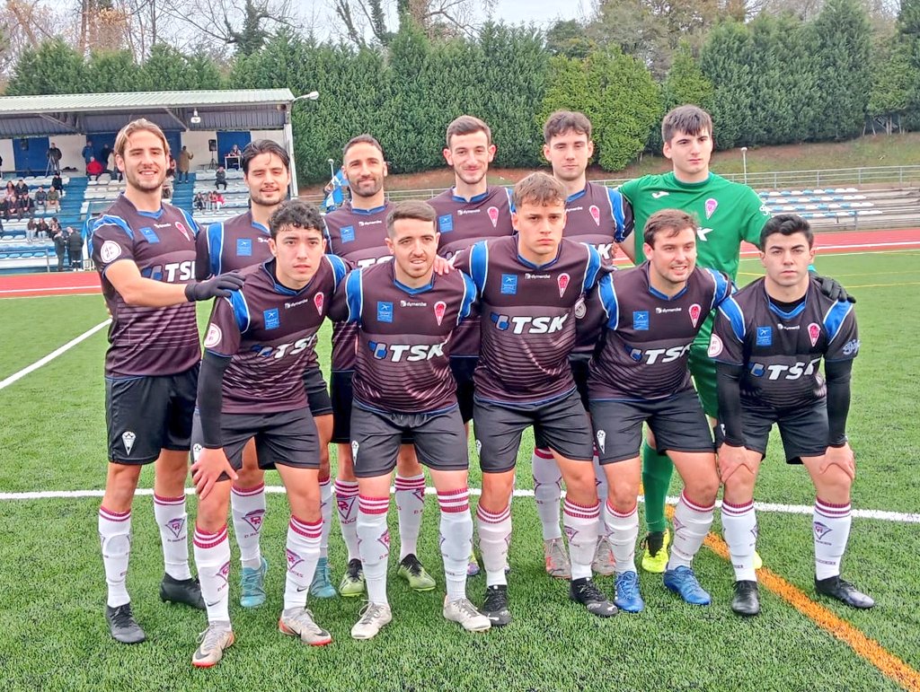 TSKROCES_OFIC's tweet photo. 1ª Asturfutbol
Final
@ATL_LUGONES 3 - 4 TSK Roces
Rubio⚽⚽ y Diego Espina ⚽⚽
💙🤍❤️ https://t.co/w4XoWKBesW