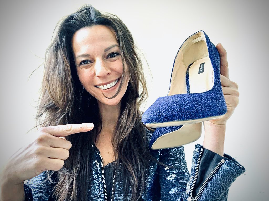 Aude Henneville (@audehenneville) on Twitter photo Demain à 18h30, les enchères sont terminées. Alors ne vous arrêtez pas en si bon chemin. Faites-vous plaisir tant en soutenant l’association <a href="/CouleurFolk/">CouleurFolk</a> 🌵
Merci encore à tous les enchérisseurs et à ceux qui partagent ces posts 👉🏼 ebay.fr/itm/1664640633… Demain à 18h30, les enchères sont terminées. Alors ne vous arrêtez pas en si bon chemin. Faites-vous plaisir tant en soutenant l’association <a href="/CouleurFolk/">CouleurFolk</a> 🌵
Merci encore à tous les enchérisseurs et à ceux qui partagent ces posts 👉🏼 ebay.fr/itm/1664640633…