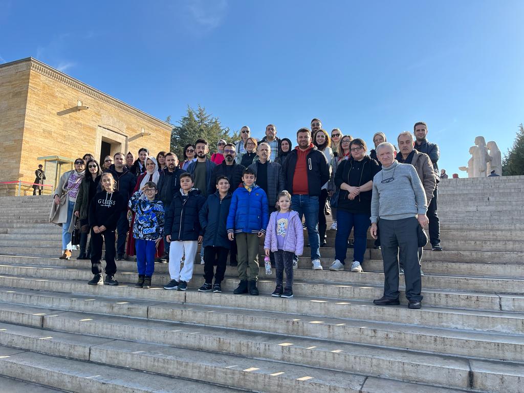 Türk Eğitim-Sen Pamukova İlçe Temsilciliği olarak 100.yılda öğretmenleri Başöğretmen Mustafa Kemal Atatürk' e saygı ziyareti gerçekleştirdik. 
<a href="/turkegitimsen/">Türk Eğitim Sen</a>
<a href="/TalipGeylan06/">Talip Geylan</a>