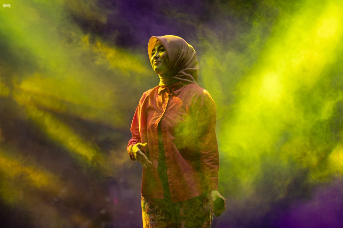 Baru aku sadari.

<a href="/nblh_ayu/">Nabilah Ayu</a>