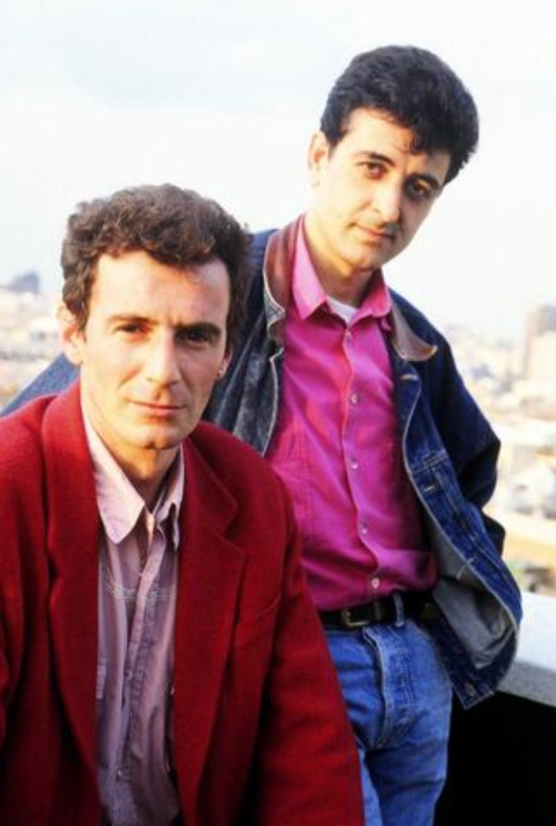 Volveré a por ti, un domingo
de invierno;
bajo el cielo gris sonreirás
al verme llegar.
Espérame en el bar de siempre;
¡niña bonita!
#ElUltimodelaFila
#ManoloGarcia 
#QuimiPortet 
<a href="/manologarciacia/">Manolo Garcia y compañía!</a>