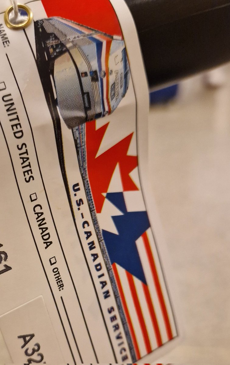 On this quiet foggy morning, I wave goodbye to Canada 🇨🇦. The next step of my #TraintoAGU journey takes me across the 🇺🇸 border to Buffalo, where I'll have some time to look around and grab a wing or twelve before my next train at midnight tonight.