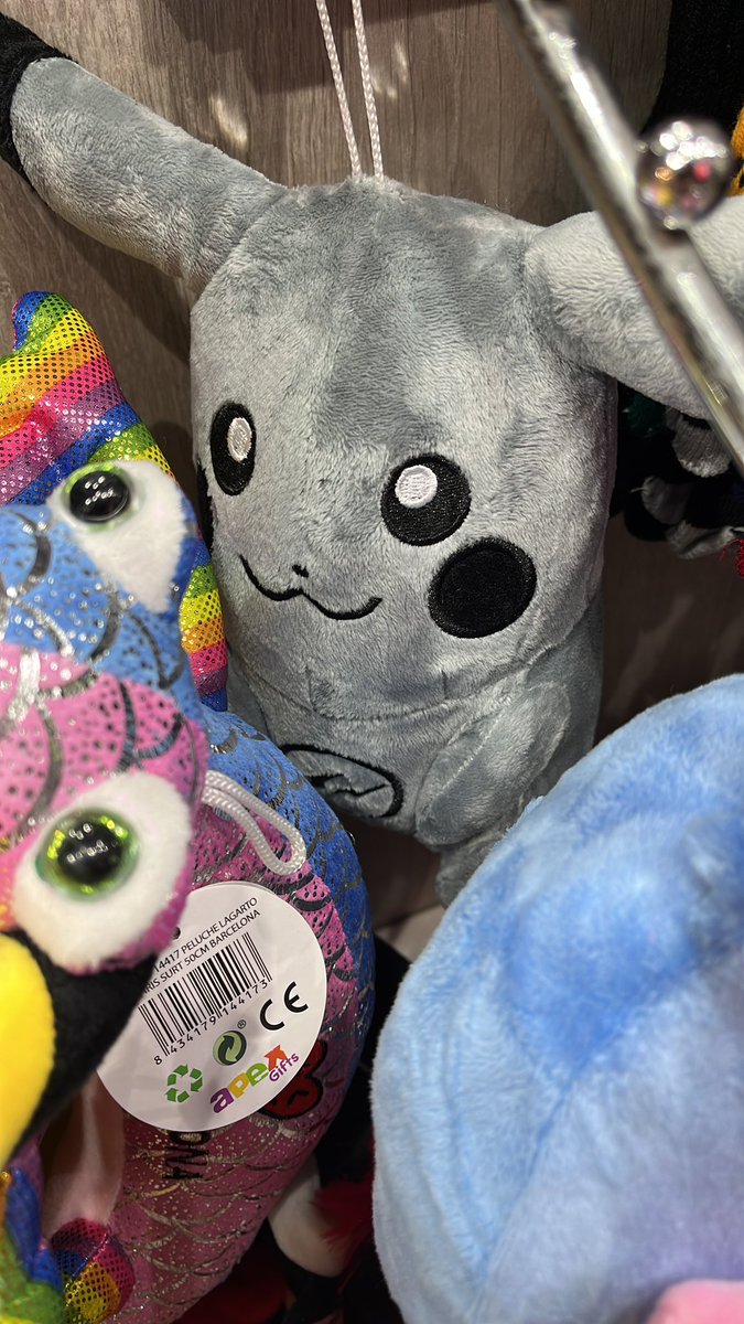 diana_dulces's tweet image. Galarian Pikachu