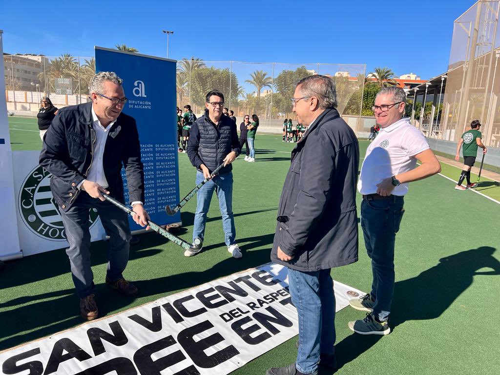 La @dipualicante apoyando siempre a los deportistas y clubes de nuestra provincia 💪🏼

Hoy acompañamos al <a href="/ATSanVicente/">Atlético San Vicente</a> en la presentación de sus equipos 🏑

¡¡Mucha suerte para esta temporada!!