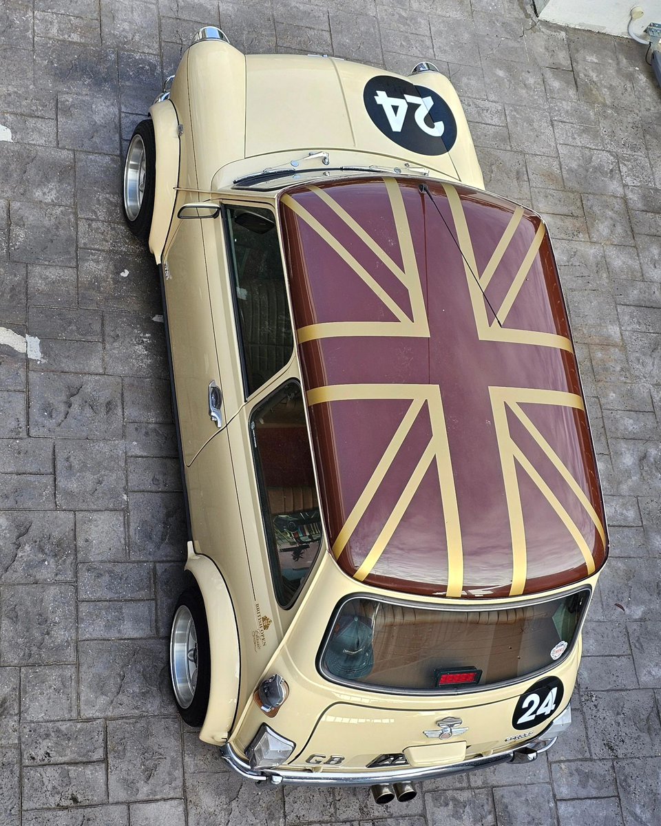 justminicooper's tweet image. Lucky Number 2️⃣4️⃣
Owner: @mini.cooper24 

#cargirls #sunday #carlifestyle #vintagecars #oldcar #roof #mini #minicooper #luxurycars #carporn #car #retrocar #exoticcars #cars #miniclassic #classicmini  #carphotography #MuellerMilch #justminicooper #retrocars  #rovermini #austinmini