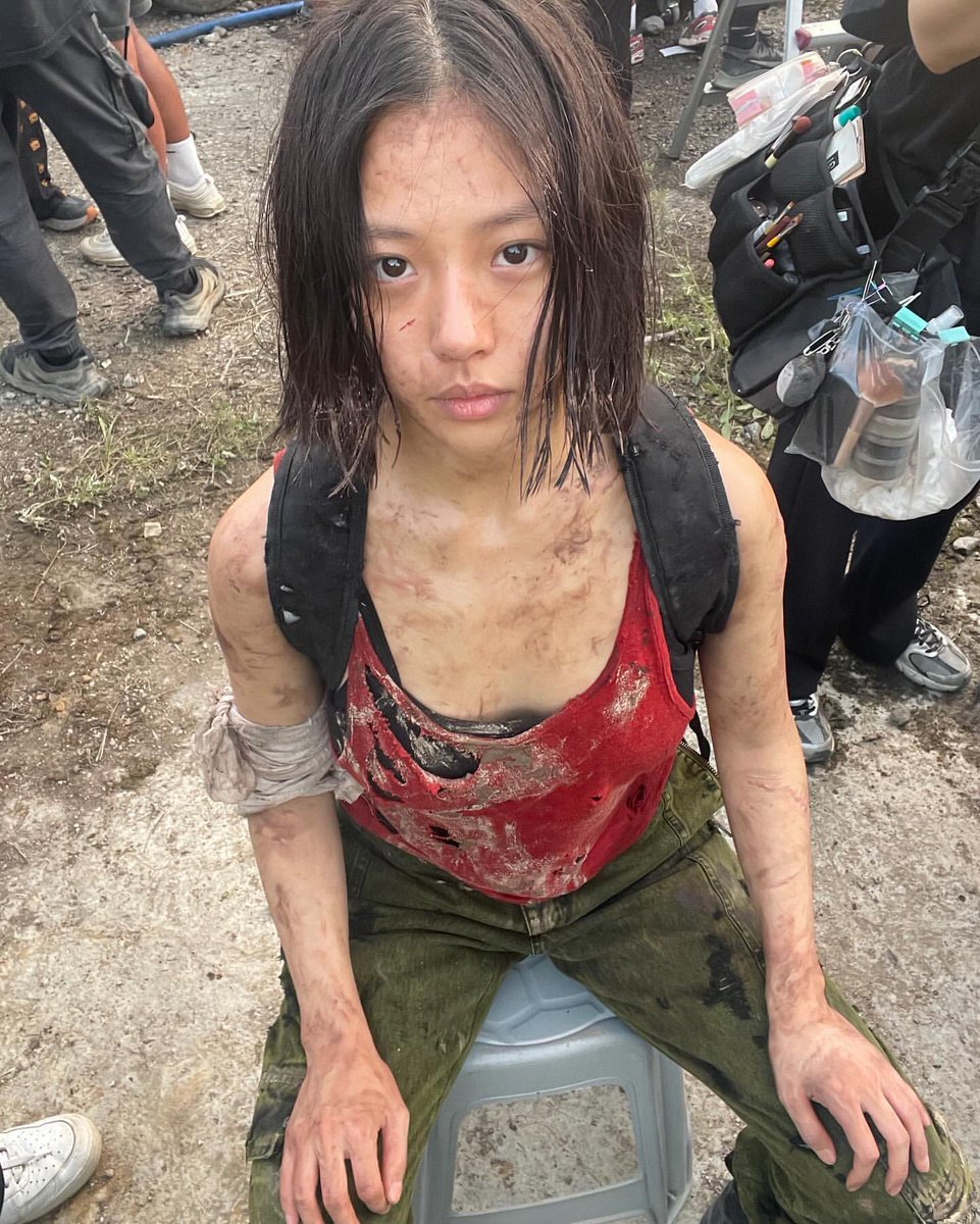 thalyonfilm's tweet image. go minsi behind the scenes of sweet home 2