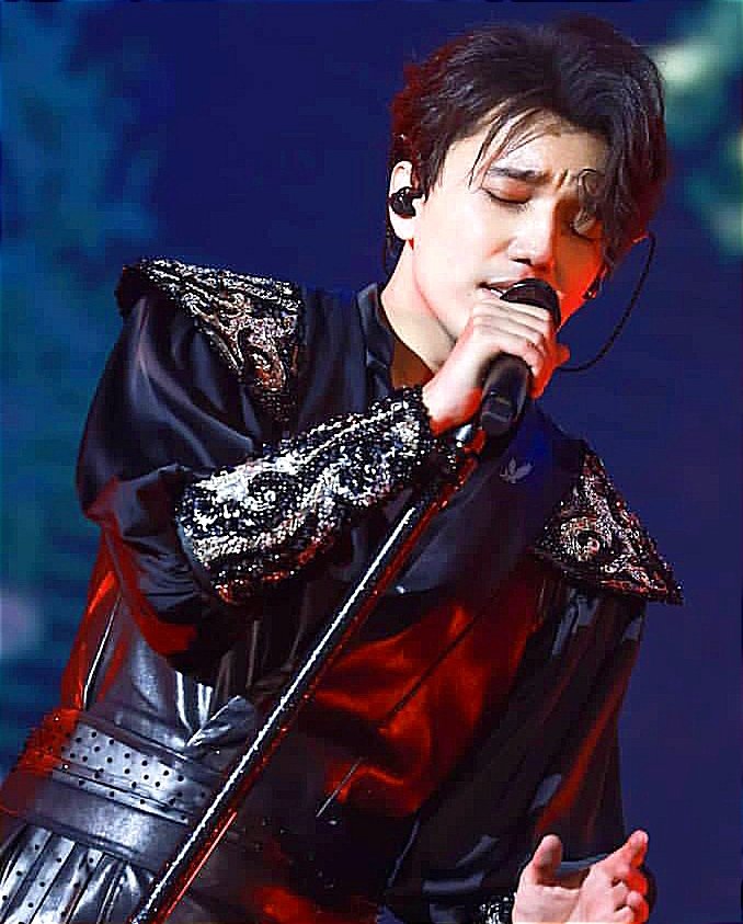 InolvidableDear's tweet photo. @EstelaJaime9 @dimash_official Tu mente está llena de inspiración 🕊️

STRANGER WORLD TOUR DIMASH   

#DimashConcertHongKong  
#DimashConcertBudapest  
#DimashQudaibergen https://t.co/xX5hObgclx