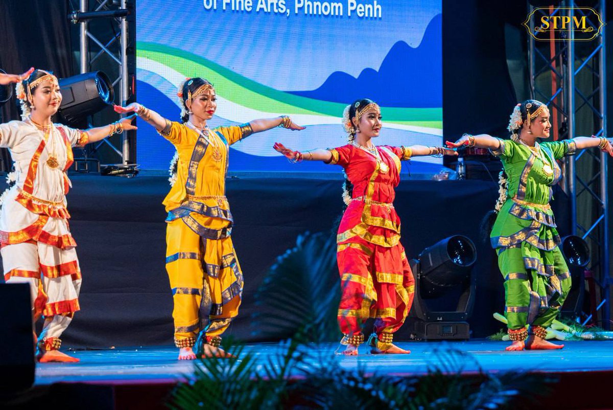 indembcam's tweet photo. ๐โจ More enchanting moments at #SeaFestival in #KepCity! Guru Kapil Sharma and his talented Cambodian students from the Royal University of Fine Arts are weaving magic through their performances
@IndianDiplomacy
@MinOfCultureGoI
@iccr_hq
@devyani_K
@peacepalace_kh https://t.co/m79w3ECz2t