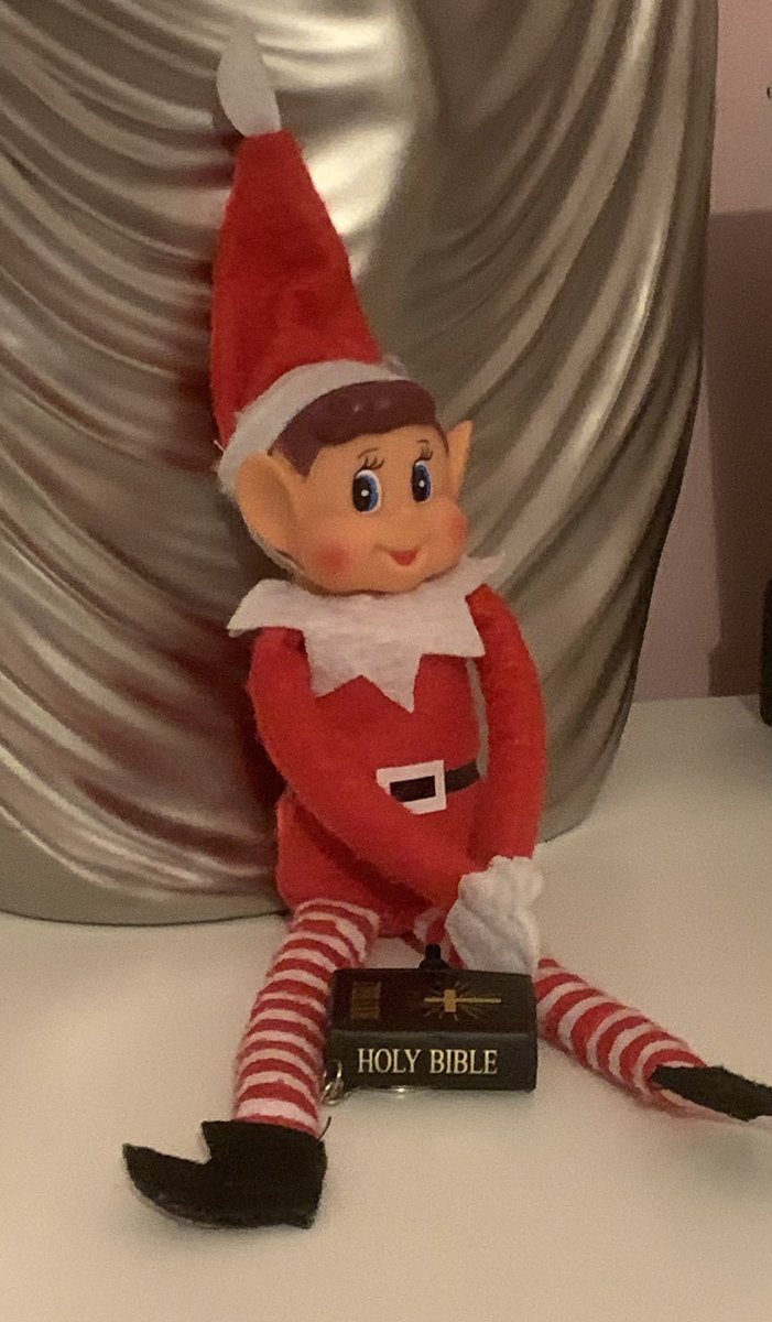 Aislinsmith01's tweet photo. Aislin’s Elf Squad Day 3💚🧑🏻‍🎄⛄️🎄 
Happy First Sunday of Advent Everyone 🙏 🕯️ 
#AislinTheElf #AislinsElfSquad #bigfriendlyelf #6ftElf #RealElfThatsNoOnAShelf #christmas2023🎄🎁 #snow #advent #Hope #FirstSundayofAdvent #sundaymass #pray #hymns #givemejoyinmyheart 💚❄️🙏 https://t.co/daDDaYUxsX