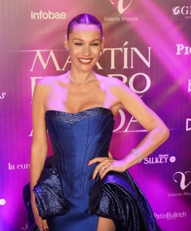 MaraPazArriaga4's tweet image. #MFModa #MfModa Yanina Latorre dijo hace unos días que PAMPITA envidia a Lola porque siempre quiso ser Lola, que es fina de nacimiento. Jajajajaajjaajaja el amor de madre ciega. Mientras tanto Pampita, reina absoluta y bella como ninguna.