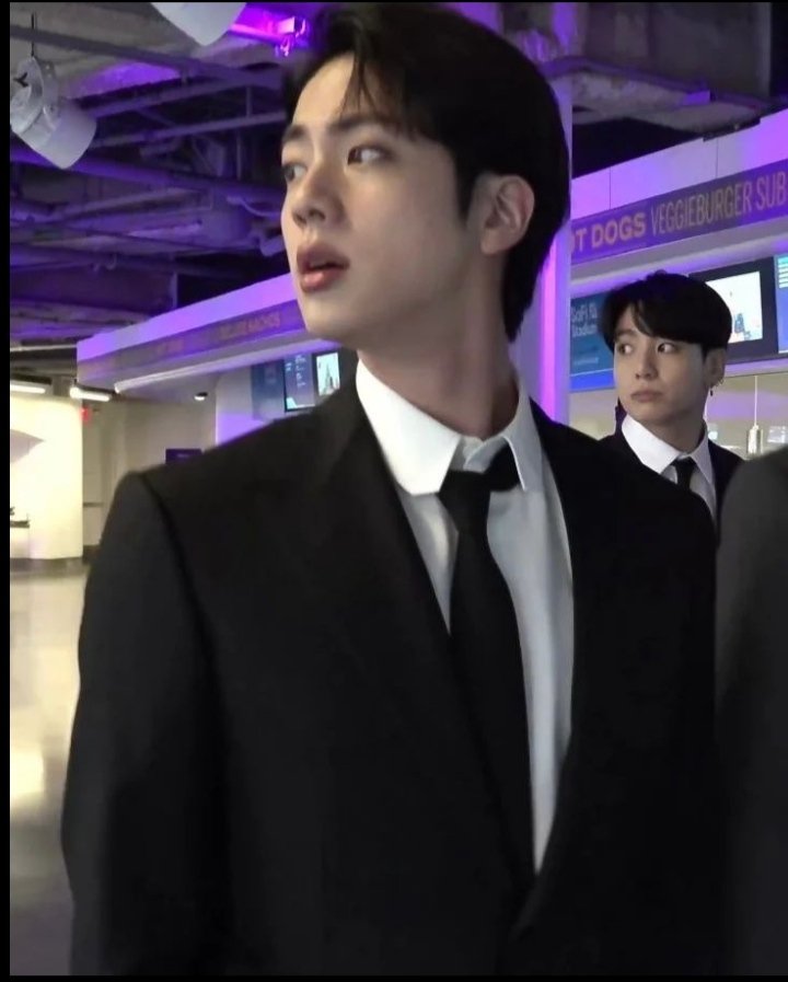 army2022__'s tweet photo. #HappyBirthdayJin
#BTSJIN 
#jinkook https://t.co/Ef6do19GZx