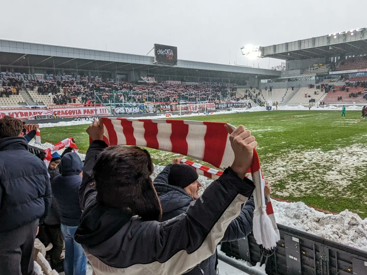 CurvaWanderlust's tweet image. KS Cracovia v Ruch Chorzow
Ekstraklasa, Krakow 
Result: 4-4 
Att: 6,000 

#kscracovia #ruch #ekstraklasa