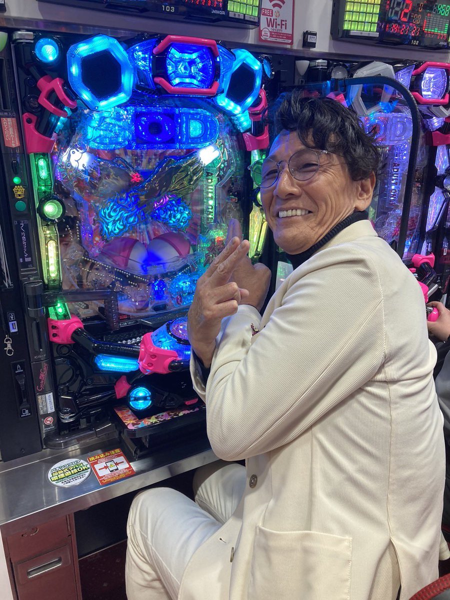 katohtakashoten's tweet photo. AIS昭島店の皆様、触れ合えたお客様、ありがとうございました。
コロナ禍も一段落して、こうしてイベントでお邪魔出来る有り難みをひしひしと感じました😭
皆様も、ホールに行ったら是非〜
「ゴールドフィンガー‼️」出してみてちょ。
#AIS昭島店
#p豊丸ととある企業の最新作2SOD99ver https://t.co/HB0bI2LFIj