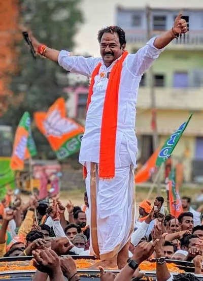 To those in I.N.D.I. Alliance who are unwilling to accept defeat gracefully & are busy propagating the North-South Divide, Pls meet Thiru Katipally Venkat Ramana Reddy garu. 

BJP Candidate from Kamareddy constituency, Thiru Katipally Venkat Ramana Reddy garu, defeats the