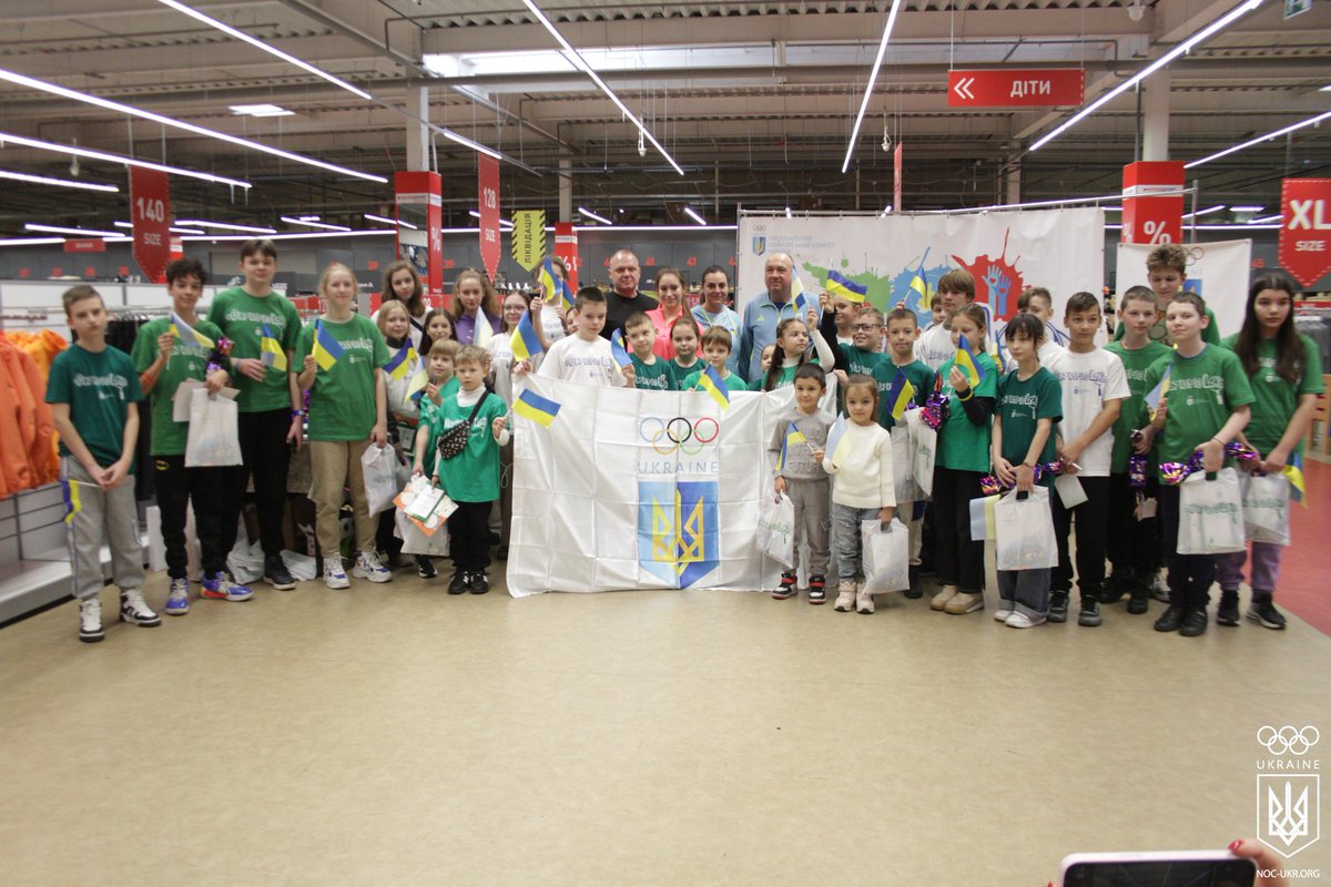 OlympicUA's tweet photo. 💙💛 В Одесі в ТЦ «Епіцентр» відбувся проєкт #OlympicLab з титулованими олімпійцями
👉https://t.co/Ze6Kb9mJEh
#Націяпереможців #StandWithUkraine #НОК #Україна #УкраїнськийСпорт #Ukraine #UkrainianSport #НОКОдеса #ЕпіцентрК #INTERSPORT https://t.co/APDXCVaapD