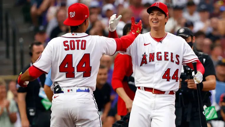 nursedoom's tweet photo. If this can happen…trade for Soto and sign Ohtani, that’d be the greatest Xmas gift EVER for Blue Jays Fans. #bluejays #juansoto #Ohtani https://t.co/l0Vt4VsJfV