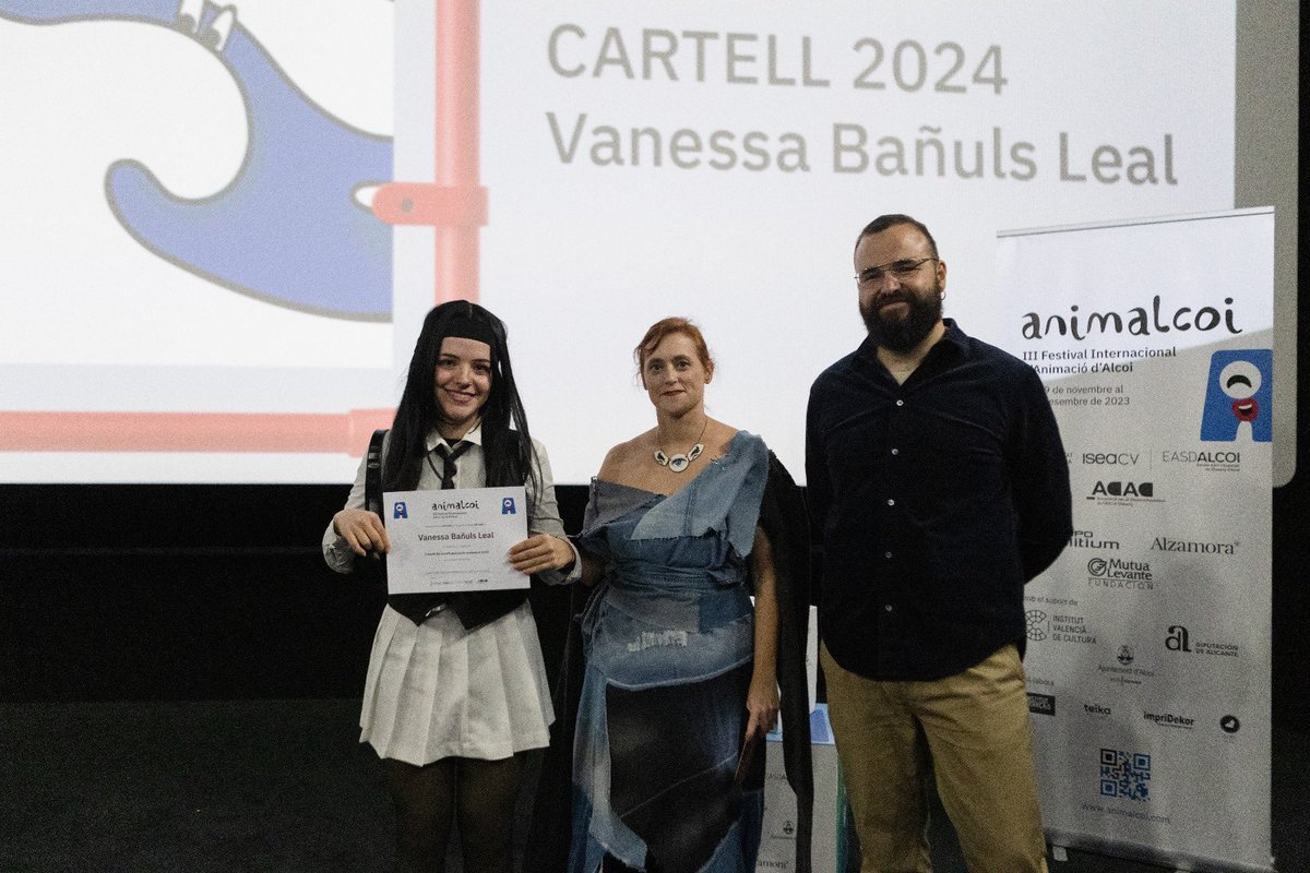 animalcoi's tweet photo. Aquest matí hem gaudit d'un meravellós acte de cloenda on hem anunciat el cartell que ens representarà en la propera edició.

Aquesta creació ix del cap de Vanessa Bañuls.👏🏼

I també volem fer una menció d'honor al càrtel dissenyat per Begoña González.

Gràcies!😍

📸@jes_orquadi https://t.co/d7xoJuo69R