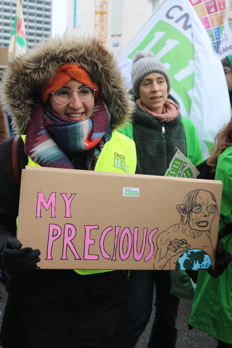 Nous sommes des dizaines de milliers à marcher dans les rues de Bruxelles en ce moment pour réclamer des mesures fortes pour lutter contre le dérèglement climatique.

Chaque dixième de degré va compter ! 
ACTION ✊

#MarcheClimat #JusticeClimatique #ClimateActionNow #Climat