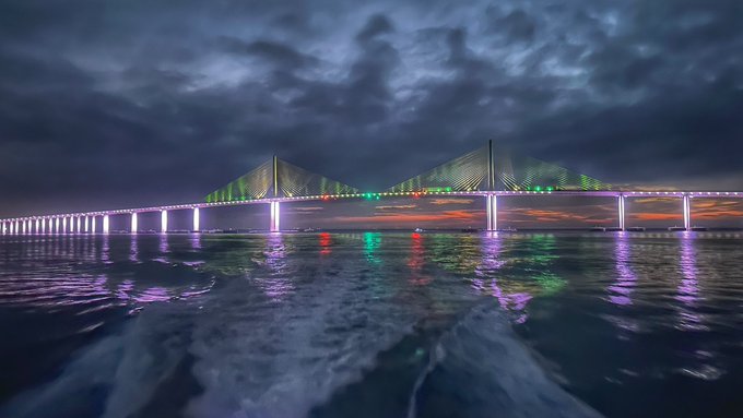 Pic from the boat last night💜 #SkywayBridge https://t.co/uLZJszDw9S<a href="/tag/skywaybridge"class="tags">#SkywayBridge</a>