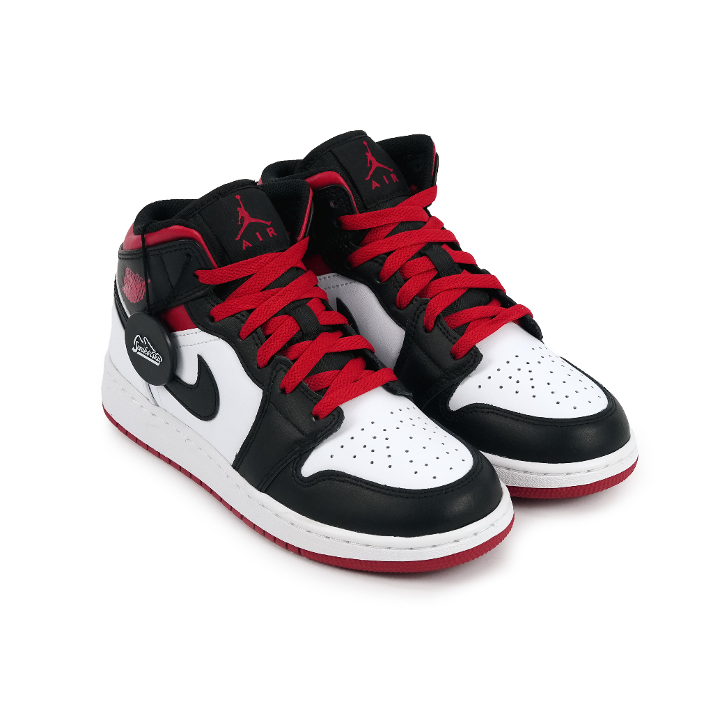Air Jordan 1 Mid White Gym Red Black GS
#AirJordan1Mid #WhiteGymRedBlack #GSGirls #SneakerStyle #WomenFashion #FootwearTrends #SneakerCollectors #KickGameStrong #SneakerGirls #JordanBrand