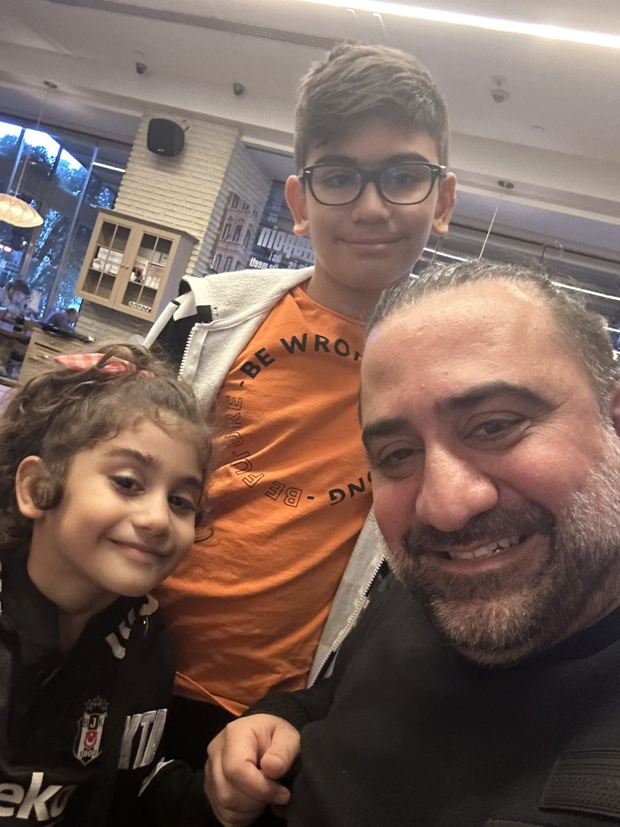 Oyumuzu kullandık, ailecek sonuçları bekliyoruz. Beşiktaşımıza hayırlı olsun