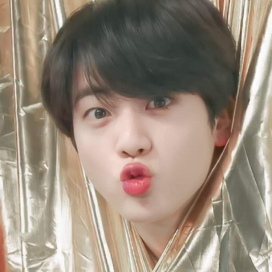 #석진이생일_온세상이_햐튜햐튜
#와_석진이생일이다
#떨어져_지내는_마지막_JINday
#석진이_사랑하나봐_많이_좋아하나봐