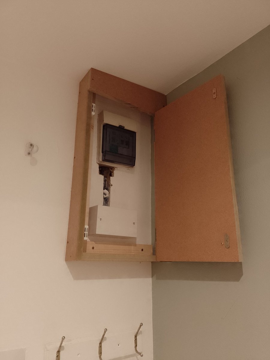 OllyPJ's tweet photo. Finished photos from that boxing in work earlier in the week.
To be painted by the client.
#boxingin #bathroom #opjcarpentry https://t.co/iUZlo4DRUf
