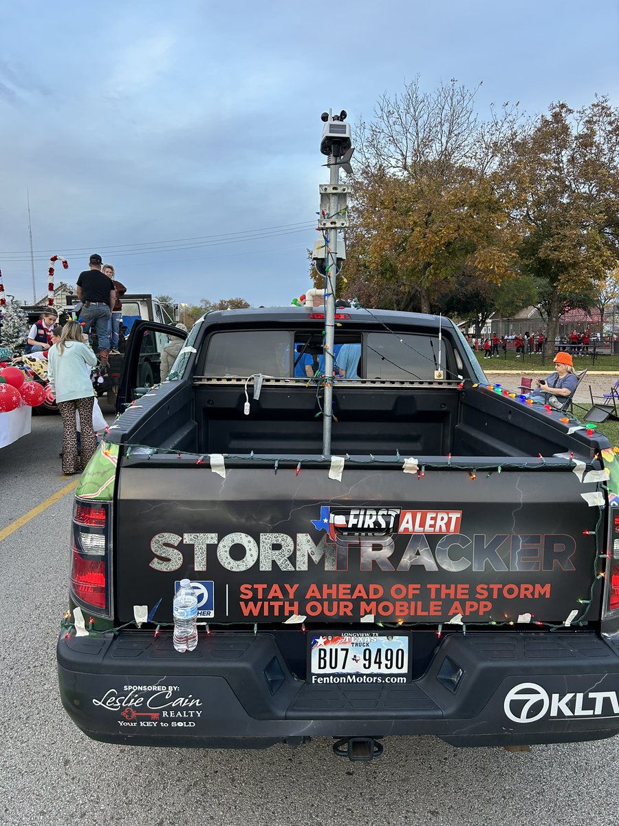 KTREweather's tweet photo. Had a great time at the Lufkin Christmas Parade and post parade dinner with Noemy, Mariela, and Tyre. #KTRE https://t.co/O1hJbDARzv