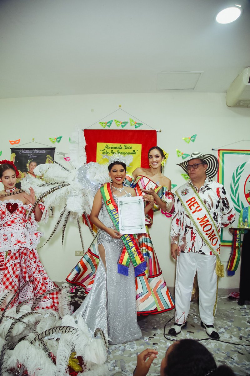 melissacurevi's tweet photo. Nada como un diciembre en Barranquilla. En cada visita, se siente el ambiente de Carnaval y velitas. 🎊🎄✨ https://t.co/wwdVsaRI0z