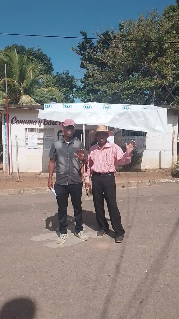 🔴⚫ Nuestros Secretarios Nohemí Yaquelin Urrieta Responsable de la juv de la Parroquia 11 de abril y Jesús Noriega Resp de Finanzas del municipio caroni en Bases de misiones el Timon de Piar UD 128 parroquia 11 de abril  
#ElEsequiboEsNuestro
#yovoto5vecessí
#yosivoto