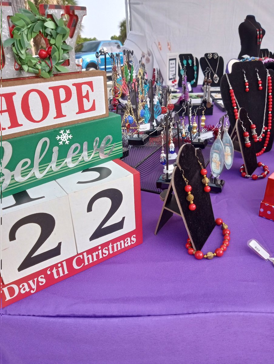 Only 22 days left till Christmas! Come holiday shop at Maxine Barritt Park in Venice, FL!