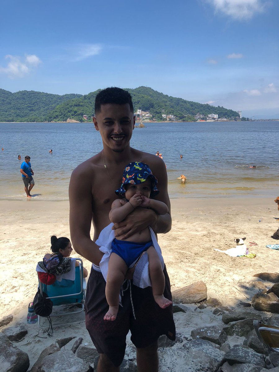 wellingtin_'s tweet photo. Praia com meu melhor amigo, te amo filho 🥰🏖️ https://t.co/3fMKMsysHK