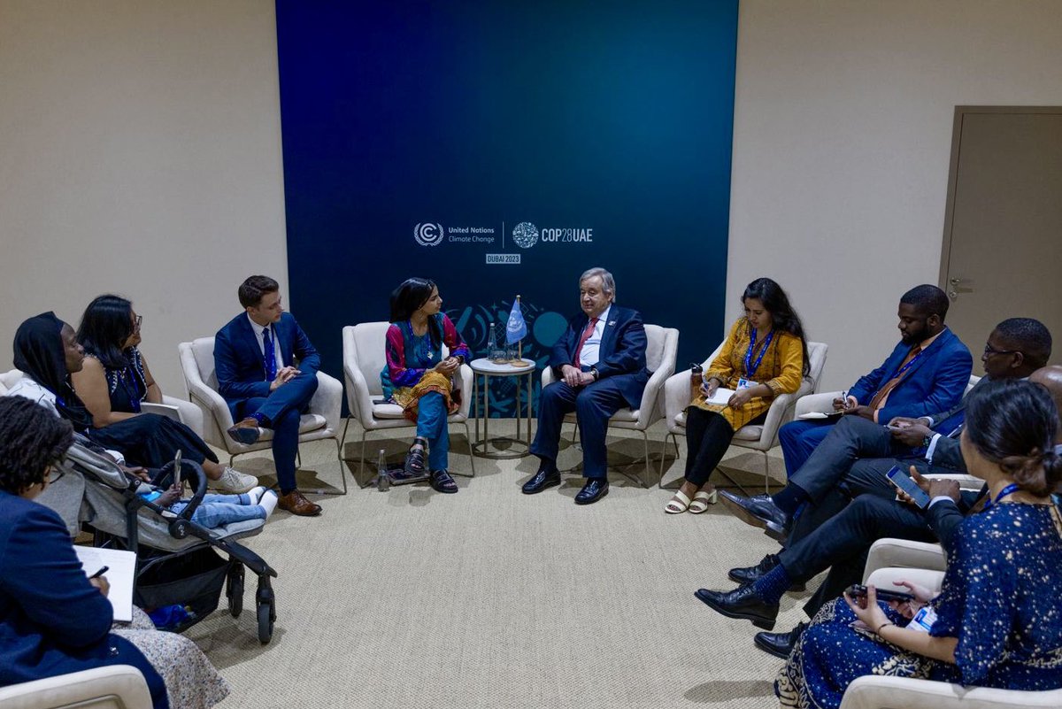 antonioguterres's tweet photo. My message to young people at #COP28 &amp; climate activists around the world:

The fight for keeping temperature rise to 1.5°C is not over.

By standing together as one, I know we can win.

Keep up the pressure.
Keep pushing.
Keep holding leaders accountable. https://t.co/59UpRmpla1