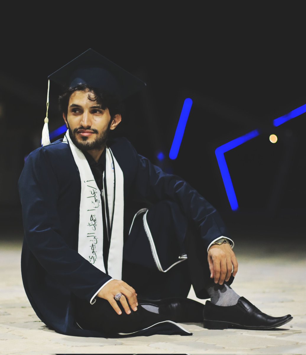 🎓🎉 نهاية مشوار التخرج 🎉🎓
اليوم، أنا هنا لأحتفل بنهاية مشواري التعليمي، ولأشكر كل من ساندني وشجعني على طول هذا الطريق المليء بالتحديات والفرص. إنه يوم فريد ومميز في حياتي، حيث أخذت خطوة جديدة نحو المستقبل.أخيرًا، أشكر كل من هنأني بمناسبة تخرجي. تقديري العميق لكلماتكم الدافئة.