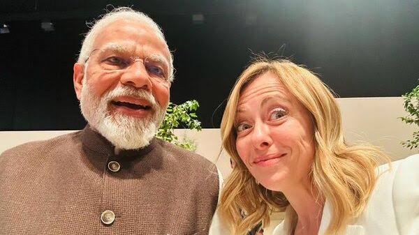 Haan haan, banao inki 'jodi.' An Italian woman in PMO, what could possibly go wrong with that?🙄