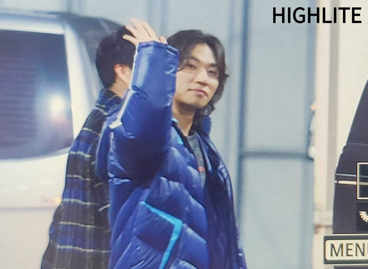High__Lite's tweet photo. 231203 현역가왕 퇴근
퇴근길에도 사랑둥이🥰 
긴 촬영 고생 많았어요!! 
집가서 푹 쉬기🌜

#대성 #DAESUNG #DLITE #テソン
@d_lable https://t.co/O8sxEfqzpu