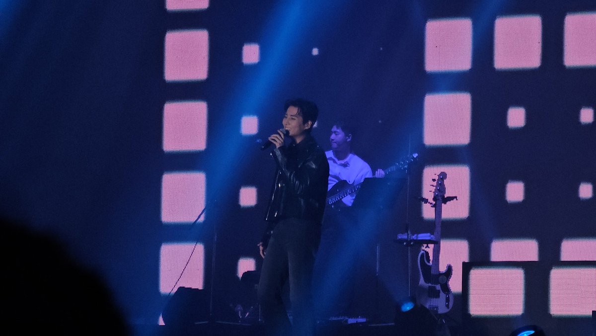 ใช้ชีวิตฟังเพลง ดูซีรีย์ คลั่งรัก ผช ในจอไปวัน ๆ tweet media