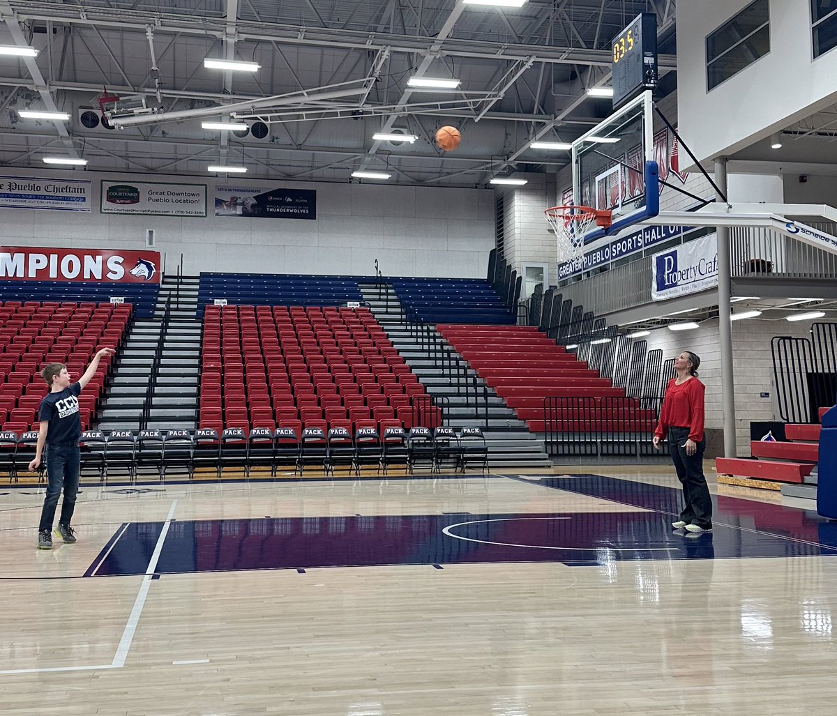 TheCoachDitt's tweet image. Girls in locker room before the game!! Crew shooting FT’s ❤️🥺 #momcoach #rebounding #faithfamilybasketball #roadwarriors