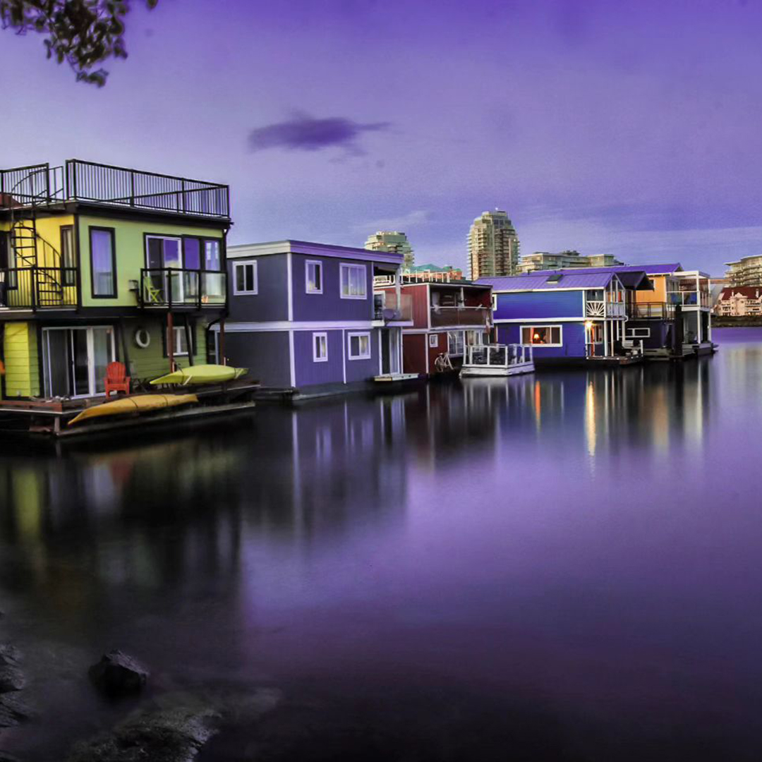 Deep purples of a December sunset 🌆

📍: Fisherman’s Wharf
📸: meganelizabethphoto (IG)

#explorevictoria #victoriabc #fishermanswharf #houseboat #sunset