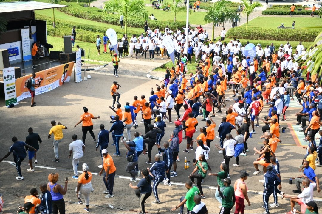 careinrwanda's tweet image. 🌍💪 Earlier today, @careinrwanda, joined @RwandaGender and other partners on this Sunday's special #CarFreeDay, to unite our voices and speakout to #EndGBV. Let's join hands to create a world #withoutfear for all women and girls out there! #16daysofactivism