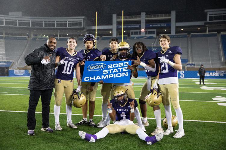Proud of the way these young men handled business all year long in the WR room🙌🏾💍🏆

#PurpleNation