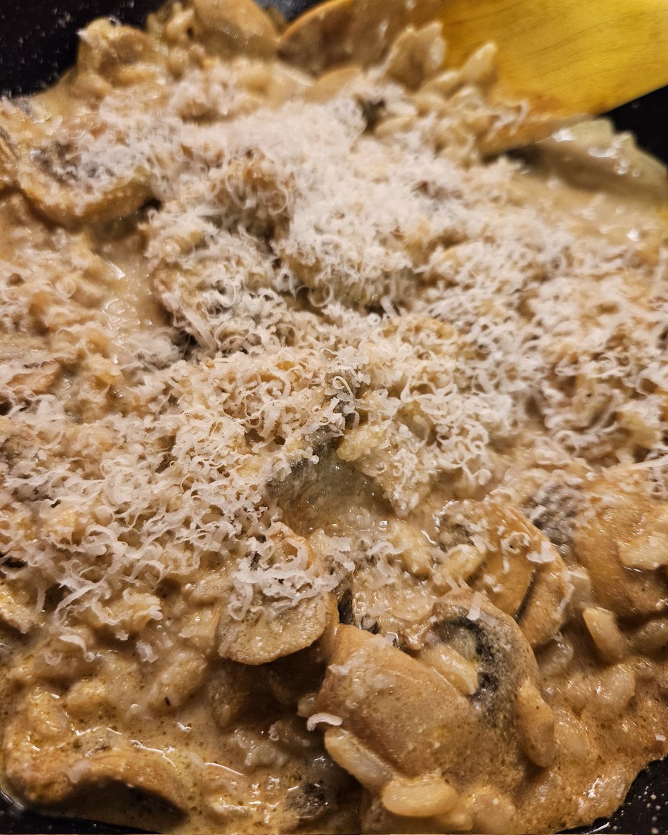 turinepi's tweet photo. Happy Sunday from #turin if you are curious about #risotto our tab โก๏ธ https://t.co/pcCYfPbBll elegant delish easy versatile: an #allpplpleaser easy to make vegan, veg or flex ๐คฉ #torino #privatetours #tastings #concierge #cookingclasses online too #italianclasses #holidaycooking https://t.co/GLbKFBsBt3