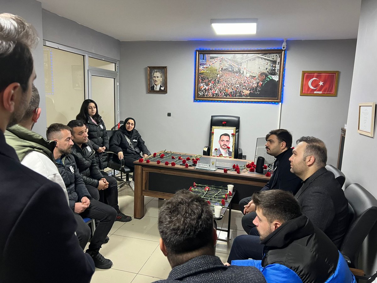 eyupkadirinan's tweet photo. İnna lillah ve inna ileyhi raciun. 

Dava arkadaşımız, kardeşimiz Doğukan İslamoğlu’nu son yolculuğuna dualarla uğurladık.

Yüreğimizi yaktın da gittin kardeşim.

Seni hep güzel hatırlayacağız, aziz hatıranı bu teşkilatta yaşatacağız. 

Mekanın cennet olsun kardeşim… https://t.co/kg1PAoYhk2