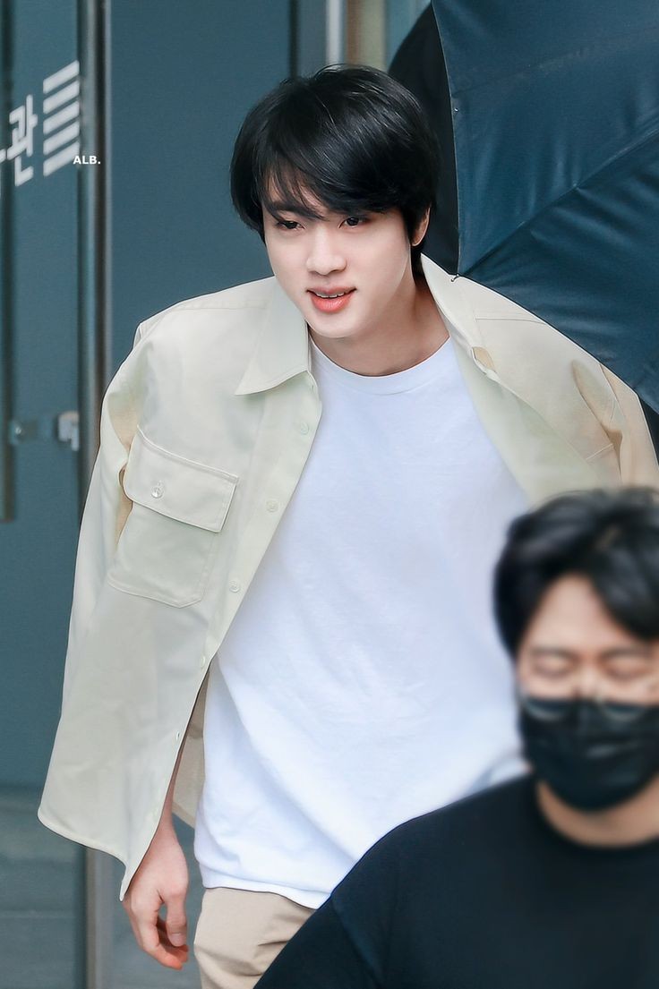 Happy birthday Kim Seok Jin  - Hạ sĩ quan của chúng em. Xin gửi thật nhiều tình yêu đến anh từ nơi xa, 6 tháng nữa sẽ được gặp nhau rồi 💜 
#LittlePrinceJinDay
#OurBiggestLoveJin
#OurForeverArtistJin
#OurBelovedAstronaut
#HappyJinDay
#HappyBirthdayJin
#JINDAY