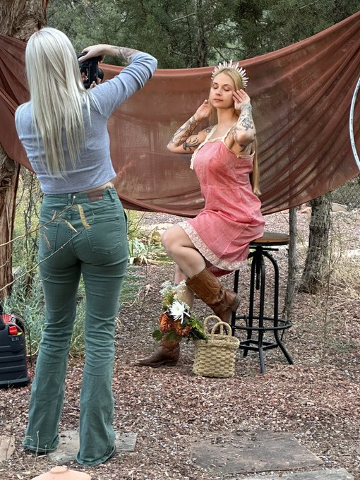 Newwww bundles and scenes are available 💜💜💜  35% off next 100 subs 🥰 https://t.co/xfu4Je2fXb ⭐️ https://t