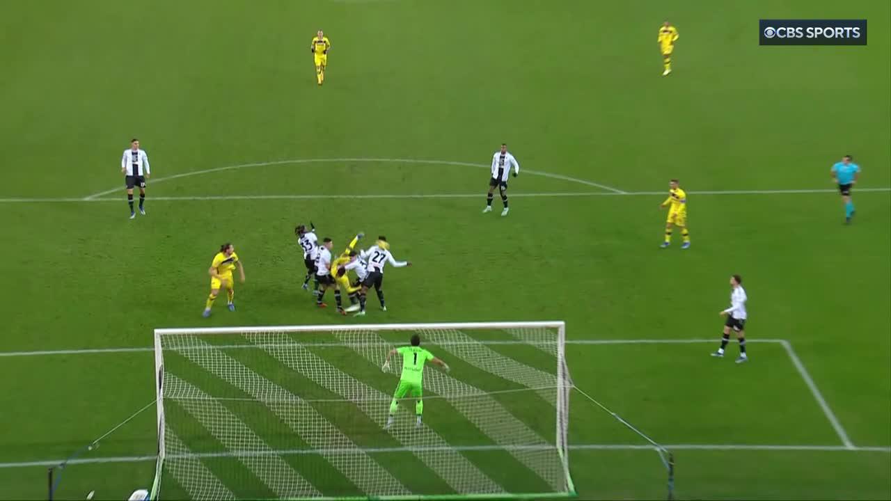🚨 BICYCLE KICK ALERT 🚲A PUSKÁS CONTENDER FROM CYRIL NGONGE. 😮‍💨