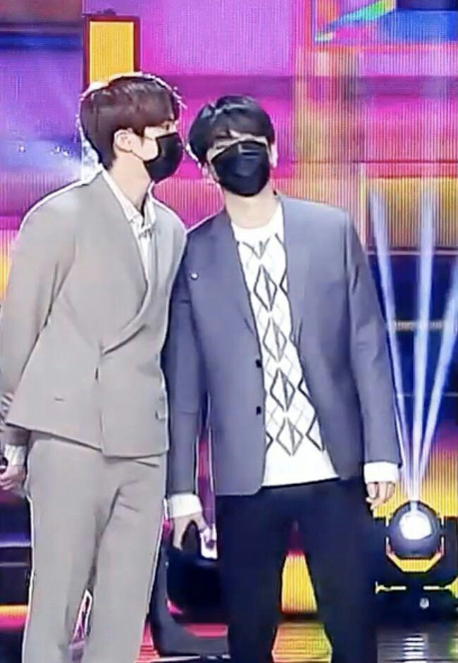yooncatfiles's tweet photo. happy jin day 🥺💜 https://t.co/EKZNgspifE