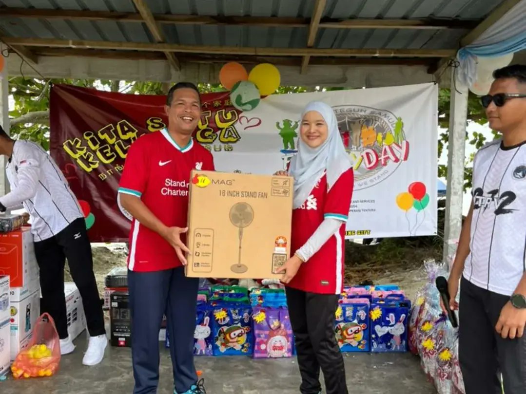Sambutan Hari Keluarga KD TEGUH SAMUDERA telah berjaya dilaksanakan pada 2 Disember 2023 di Chalet Pak Ya Teluk Senangin, Perak. Pelbagai aktiviti menarik telah dilaksanakan bagi memeriahkan Sambutan Hari Keluarga ini. 

#FamilyDay
#TeguhBersatu
#UnitedWeStand
#RahmatilahTeguh