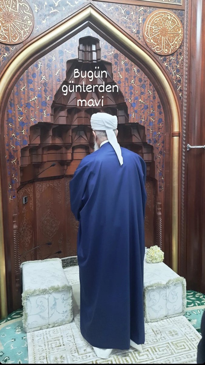 Beni rüyada gören muhakkak görmüştür, zira şeytan benim suretime giremez... 

Rüyamda peygamber efendimizin kapısındayım. Kapıda görevliler var beni içeri sokmuyorlar. Ne kadar yalvardıysam içeri almadılar.