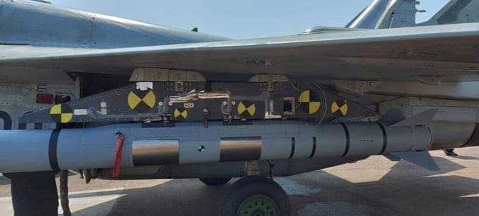 مقاتلات Mig-29 التابعة للبحرية الهندية تتلقى صواريخ Rampage الاسرائيلية  GAbzFMeaIAAuoAm?format=jpg&name=small